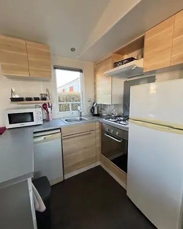 Holiday home Mobil Dans Parc Residentiel De Loisirs *