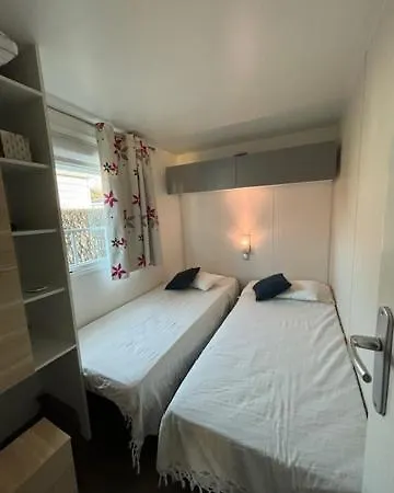 Holiday home Mobil Dans Parc Residentiel De Loisirs Hauteville-sur-Mer