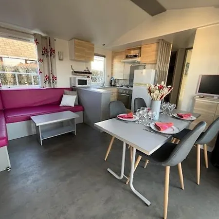 Mobil Dans Parc Residentiel De Loisirs Holiday home *